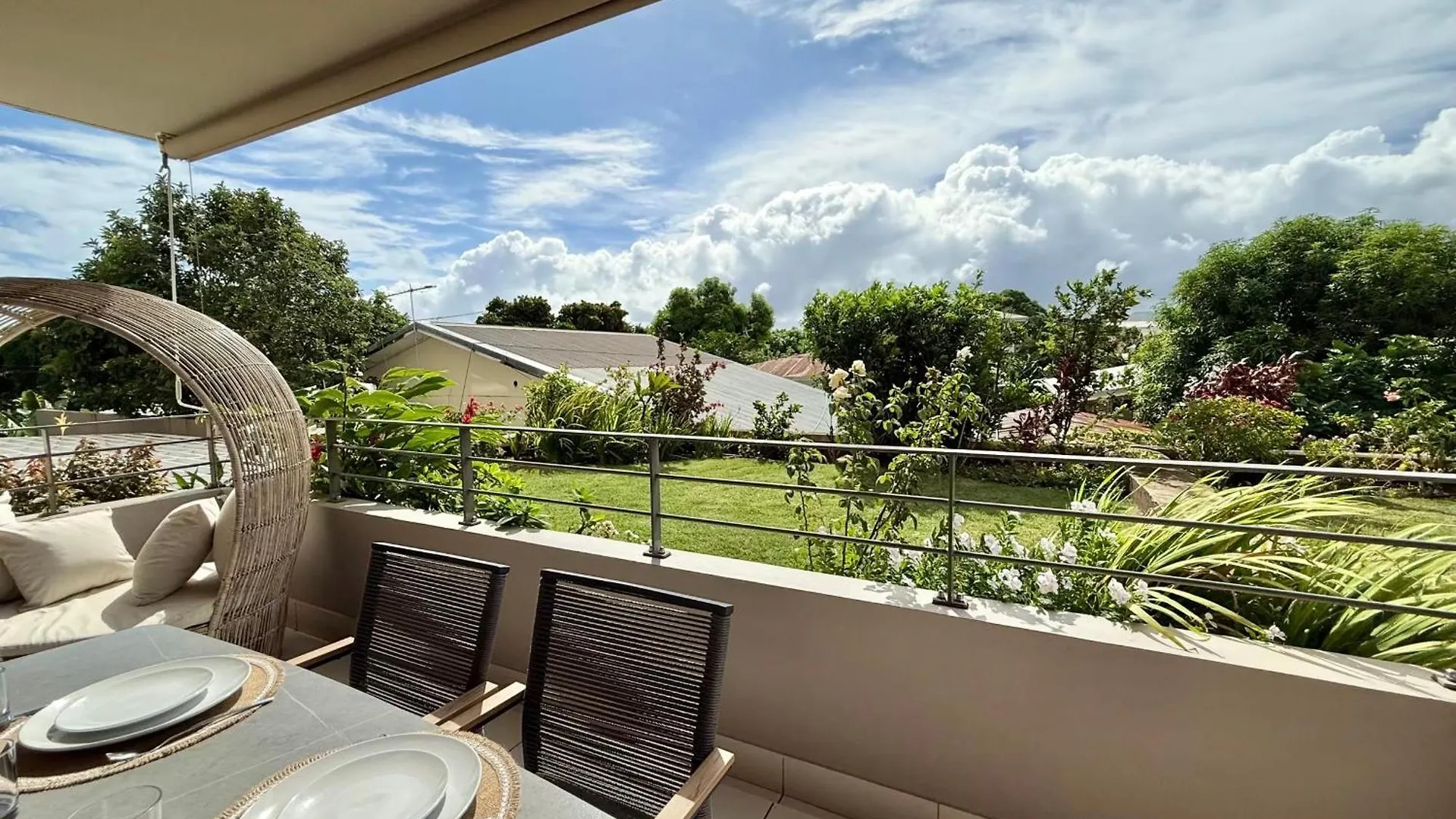 Vaiana City Apartment - Relaxing Downtown Papeete - Garden View Ac - Wifi